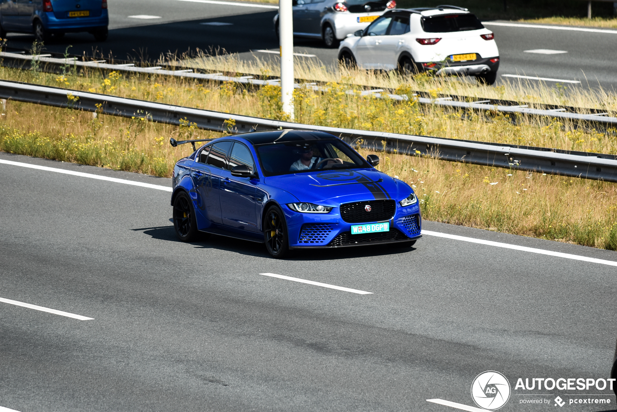 Jaguar XE SV Project 8