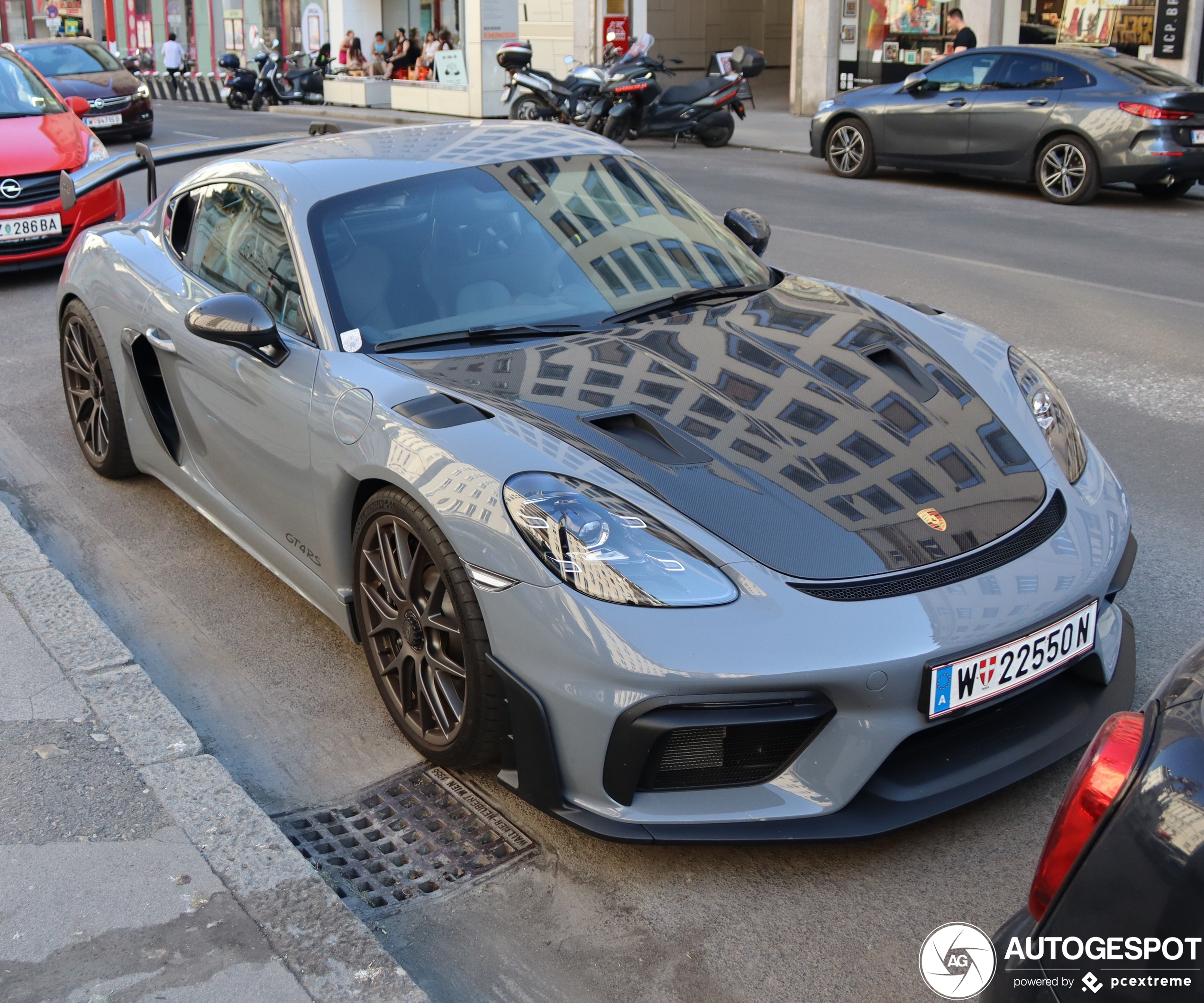 Porsche 718 Cayman GT4 RS Weissach Package