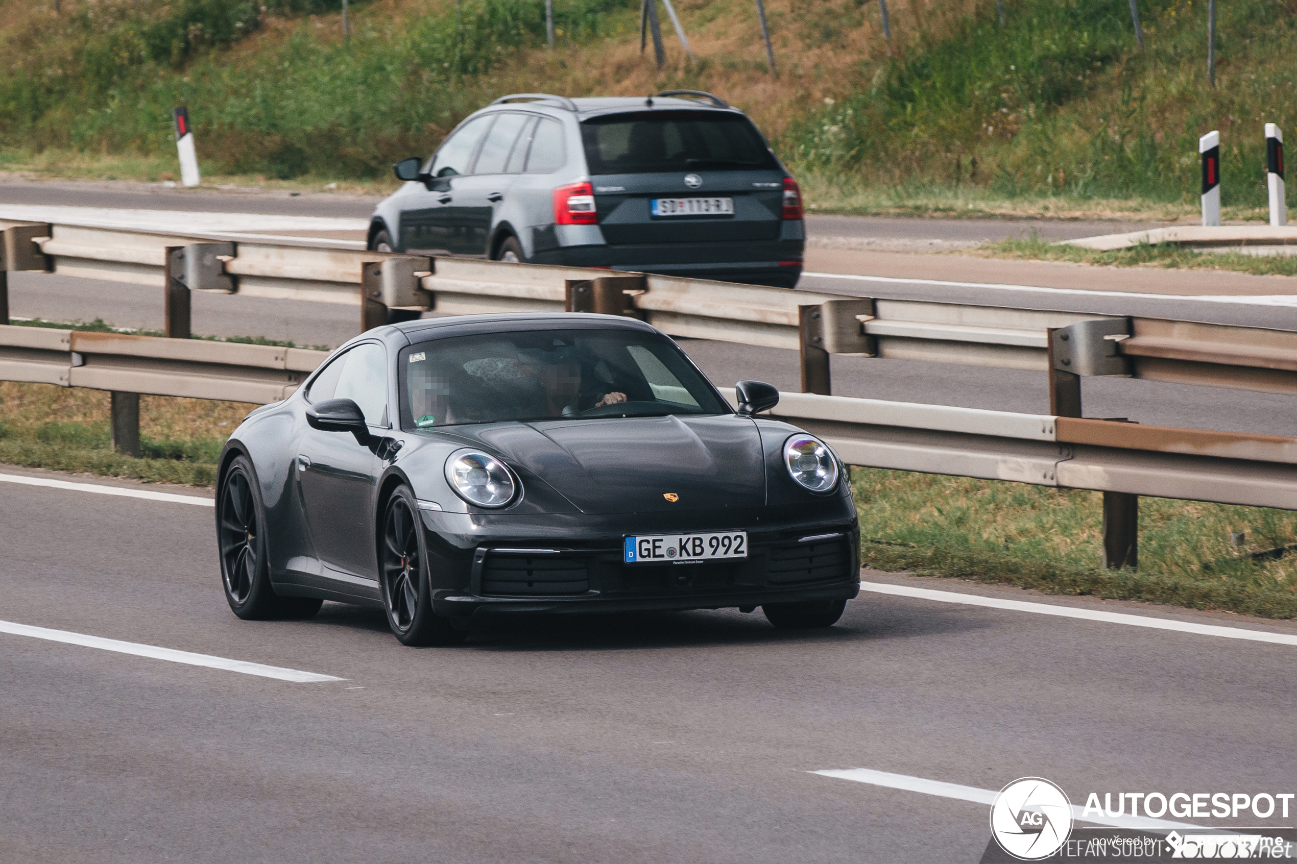 Porsche 992 Carrera 4S