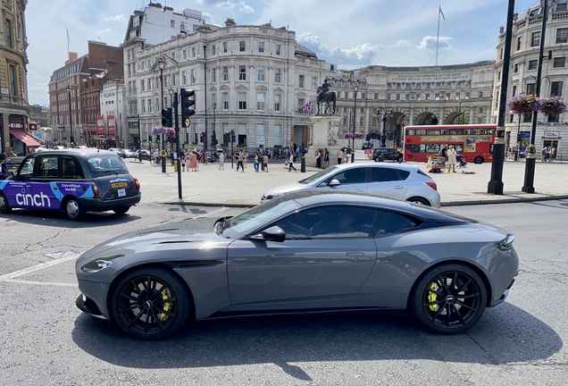 Aston Martin DB11 AMR