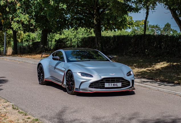 Aston Martin V12 Vantage 2023