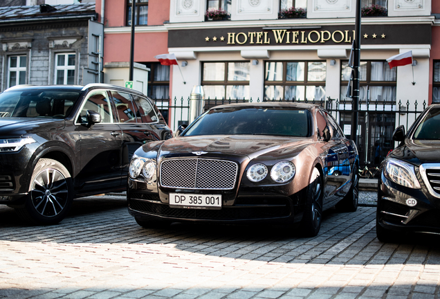 Bentley Flying Spur V8