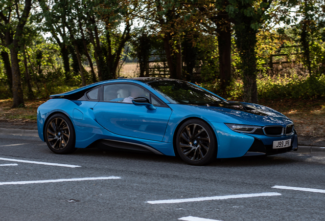 BMW i8