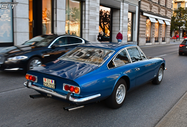 Ferrari 365 GT 2+2