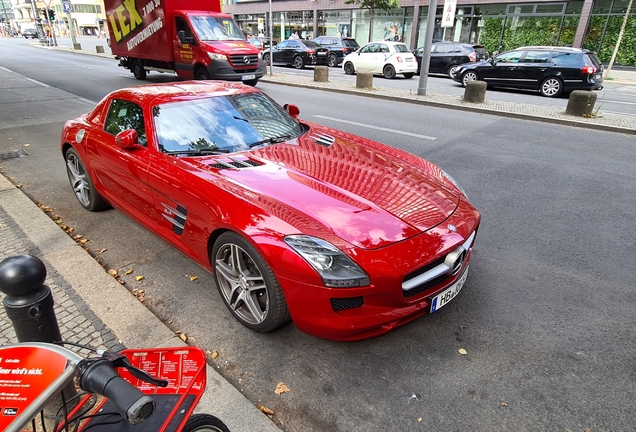 Mercedes-Benz SLS AMG