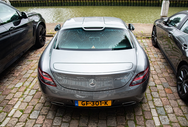 Mercedes-Benz SLS AMG