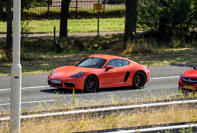 Porsche 718 Cayman S