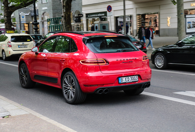 Porsche 95B Macan GTS