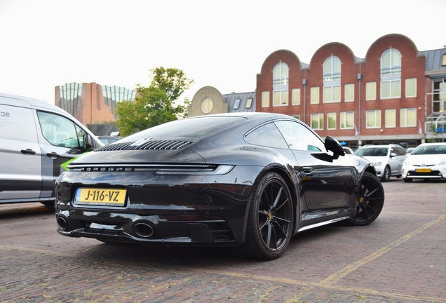 Porsche 992 Carrera 4S