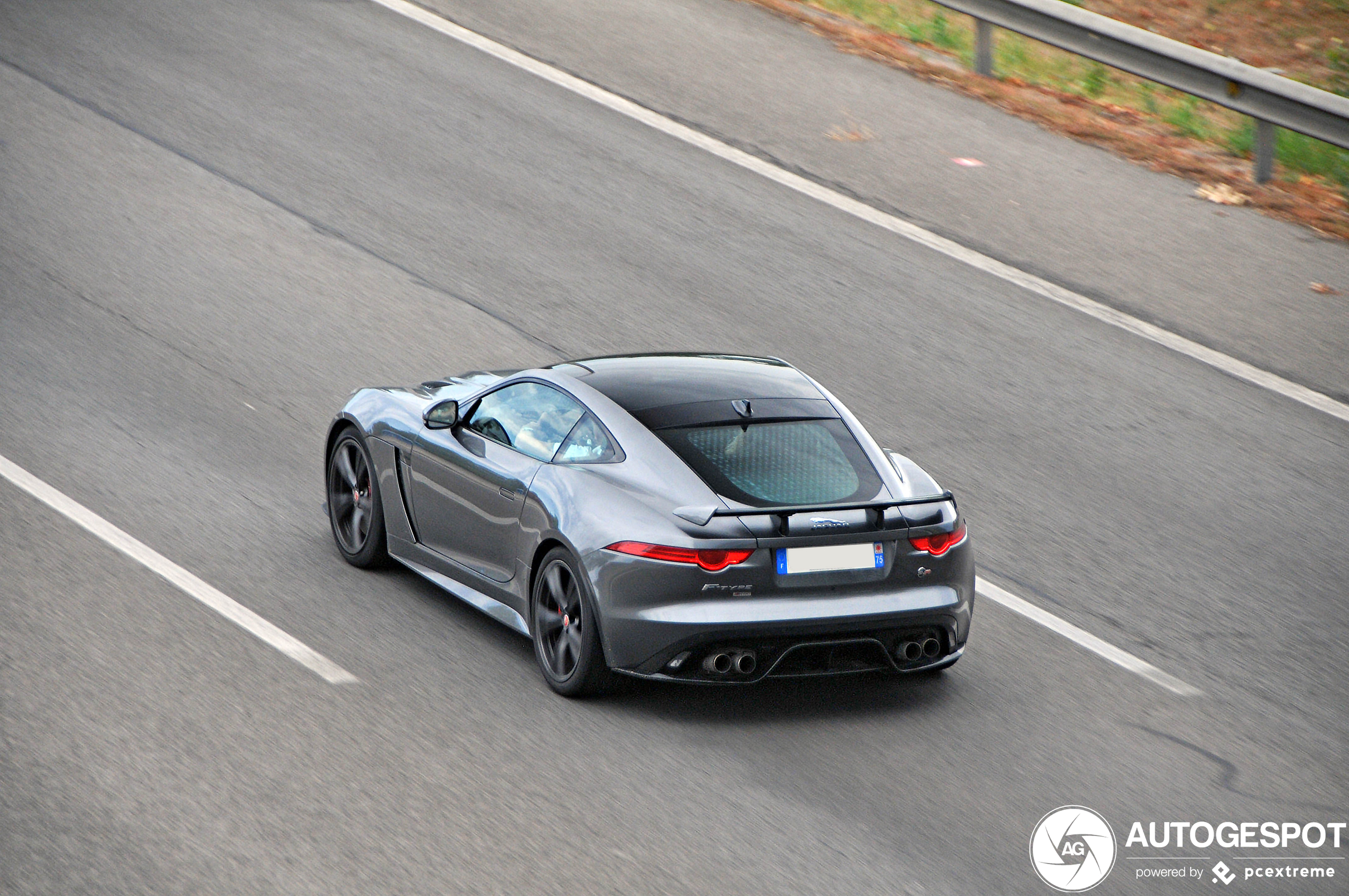 Jaguar F-TYPE SVR Coupé