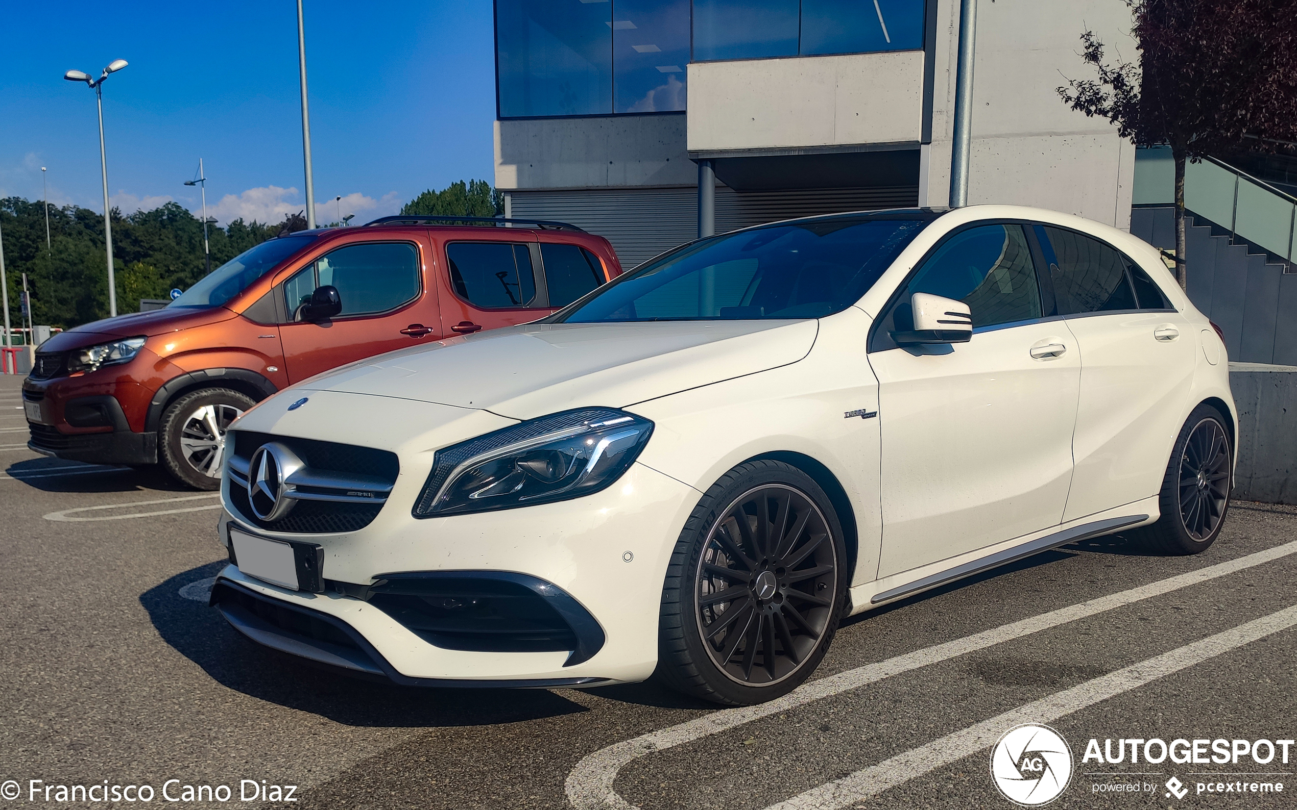 Mercedes-AMG A 45 W176 2015