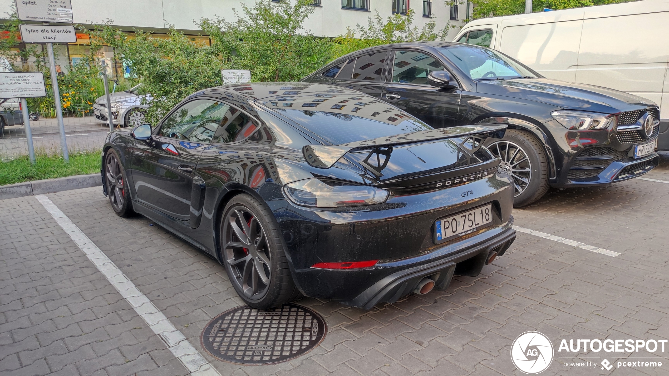 Porsche 718 Cayman GT4