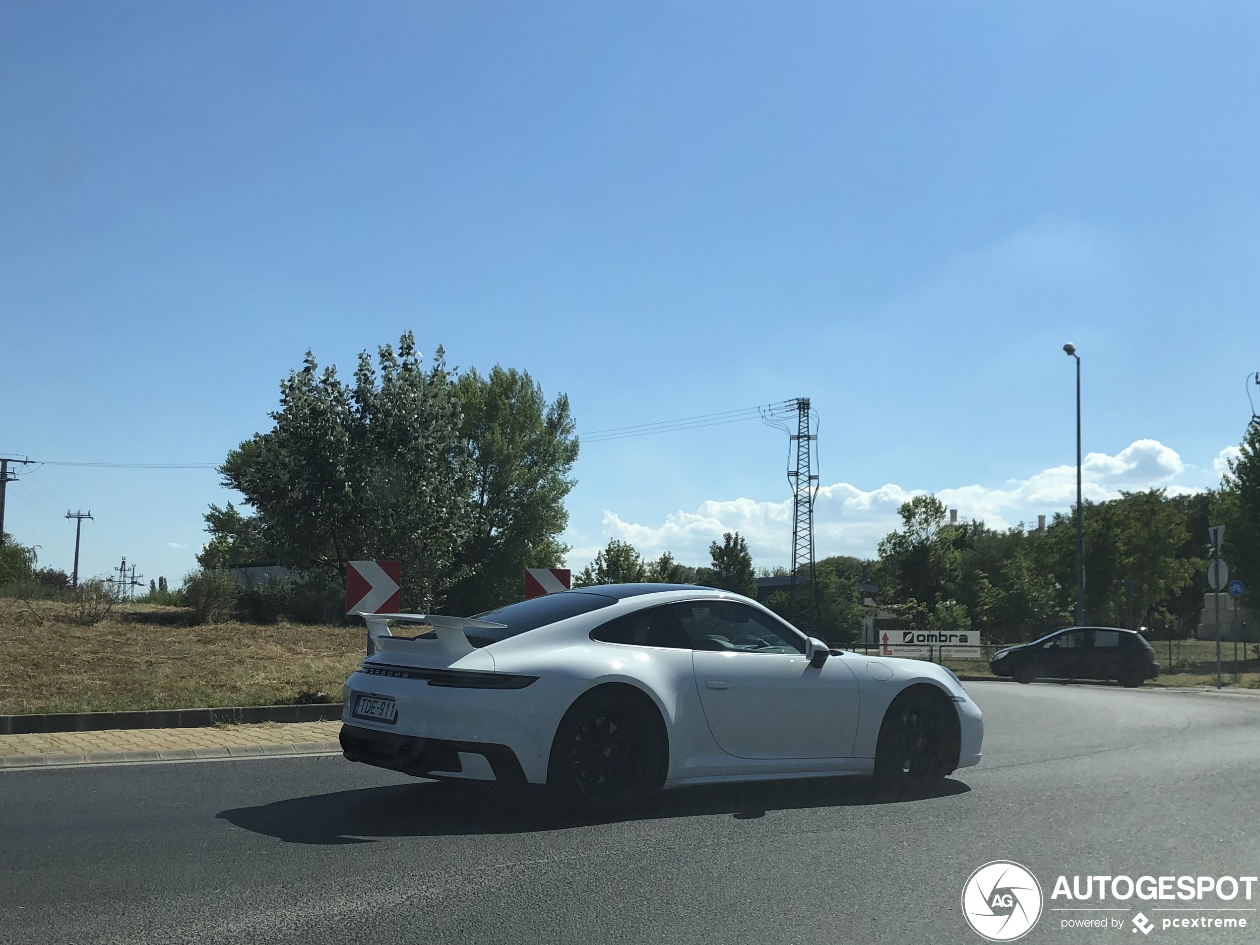 Porsche 992 Carrera 4S