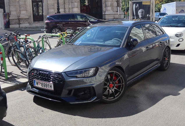 Audi RS4 Avant B9