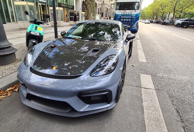 Porsche 718 Cayman GT4 RS Weissach Package