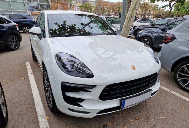 Porsche 95B Macan GTS