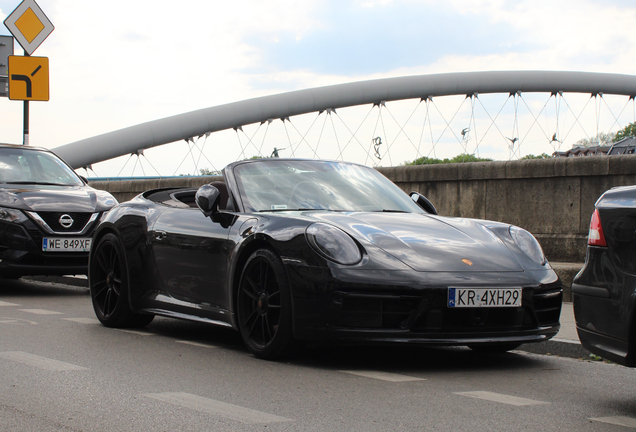 Porsche 992 Carrera 4 GTS Cabriolet