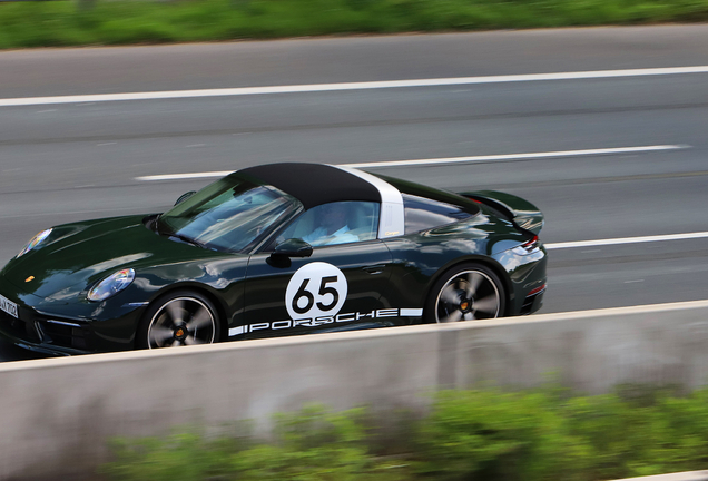 Porsche 992 Targa 4S Heritage Design Edition