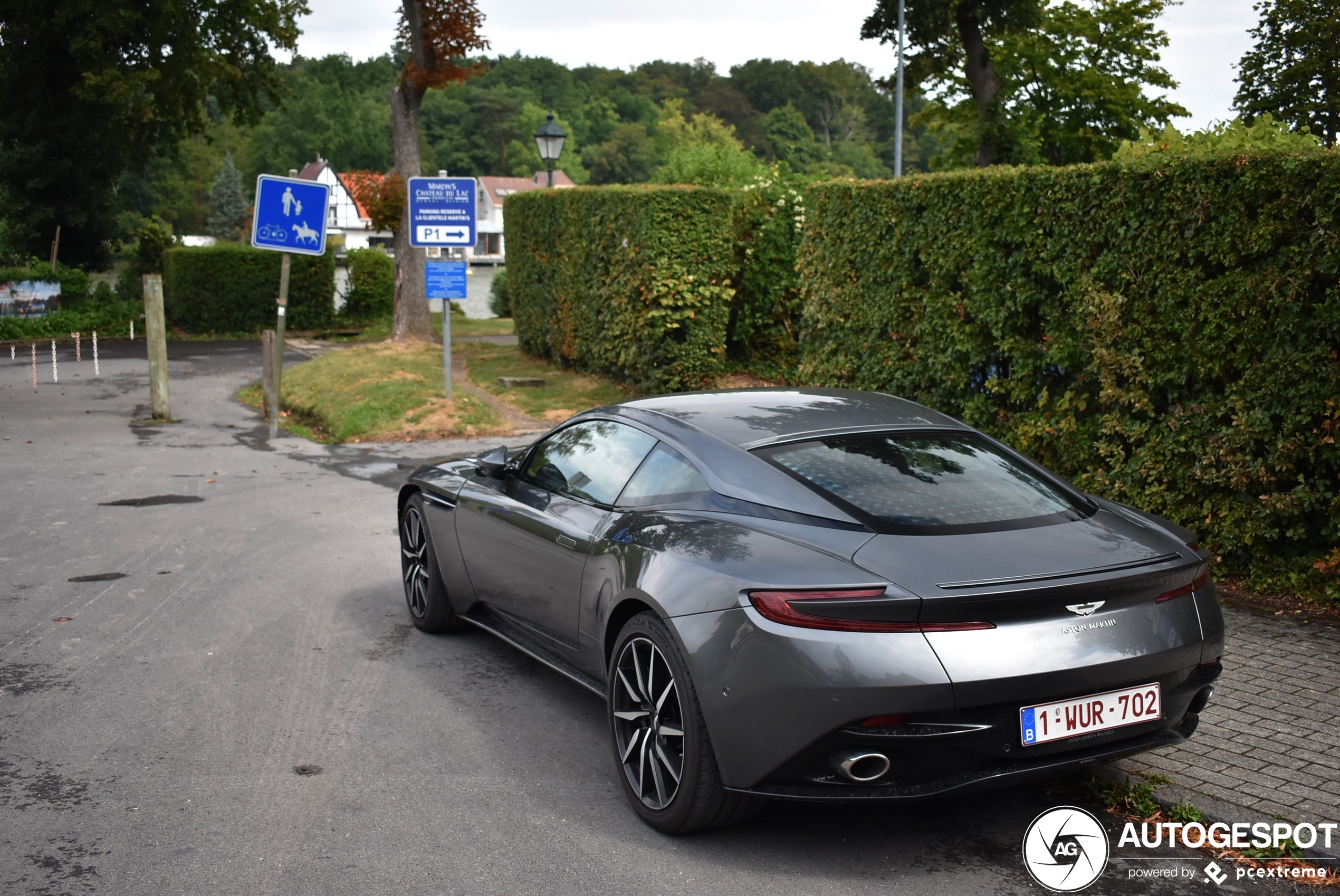 Aston Martin DB11 V8