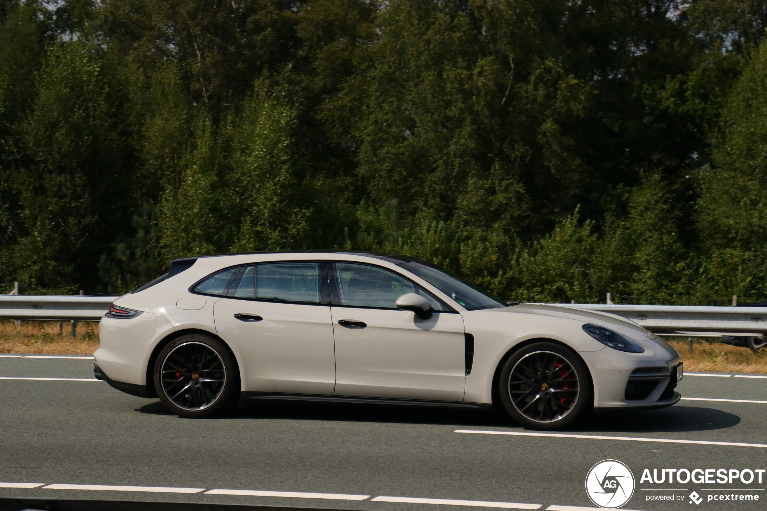 Porsche 971 Panamera Turbo Sport Turismo