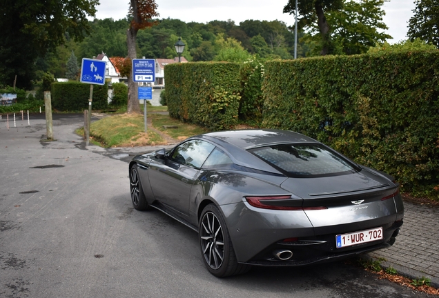 Aston Martin DB11 V8