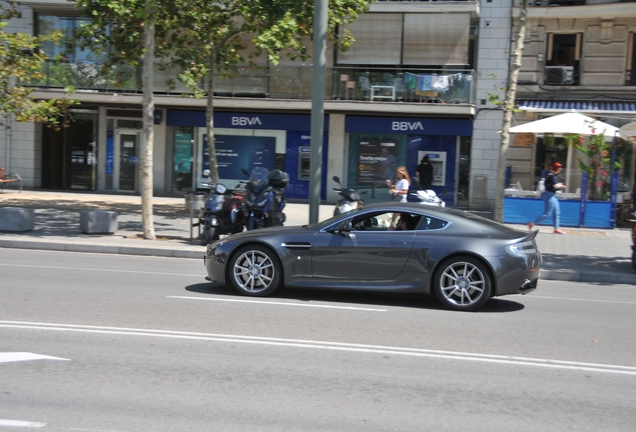 Aston Martin V8 Vantage 2012