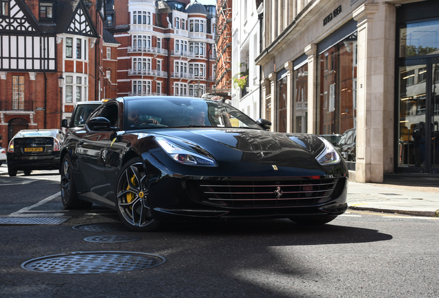 Ferrari GTC4Lusso T