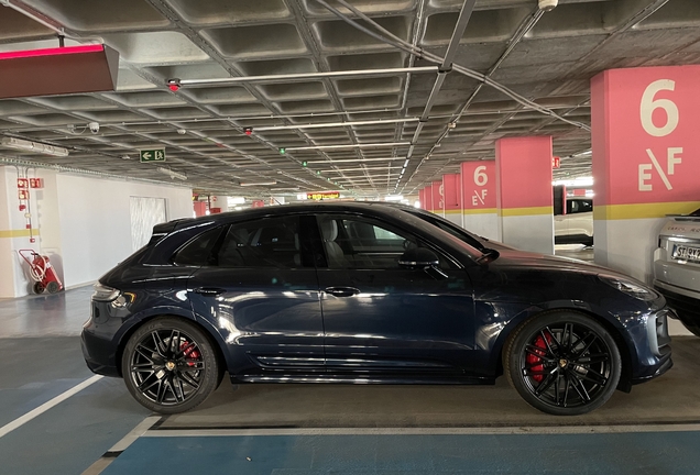 Porsche 95B Macan GTS MkIII