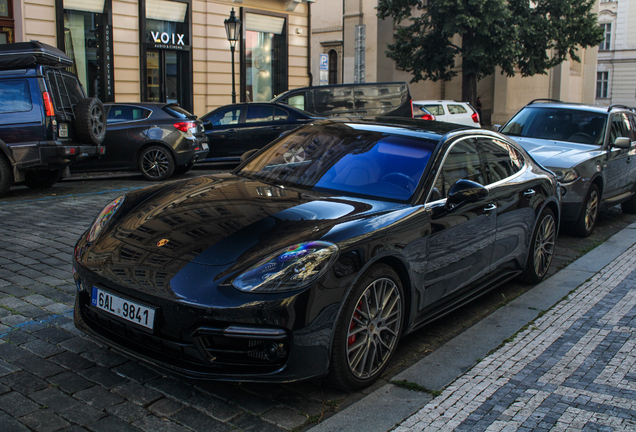 Porsche 971 Panamera Turbo