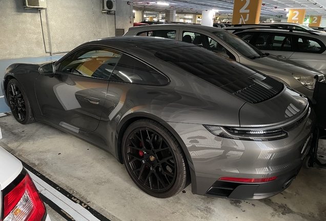 Porsche 992 Carrera 4 GTS