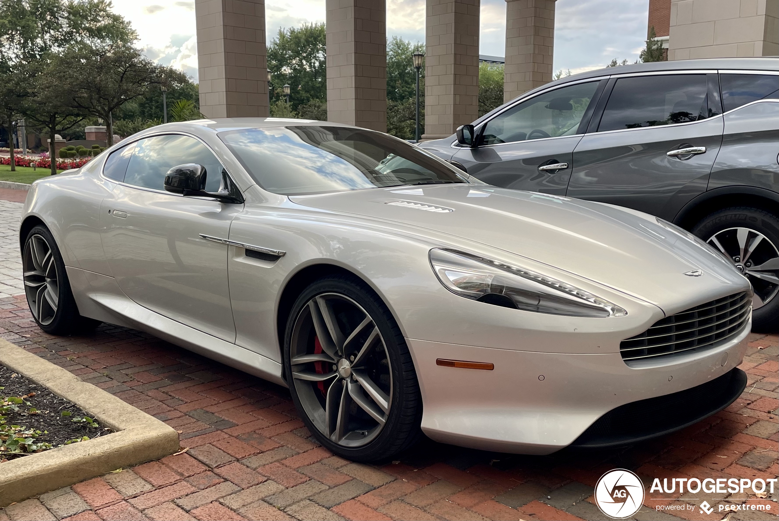 Aston Martin DB9 2013