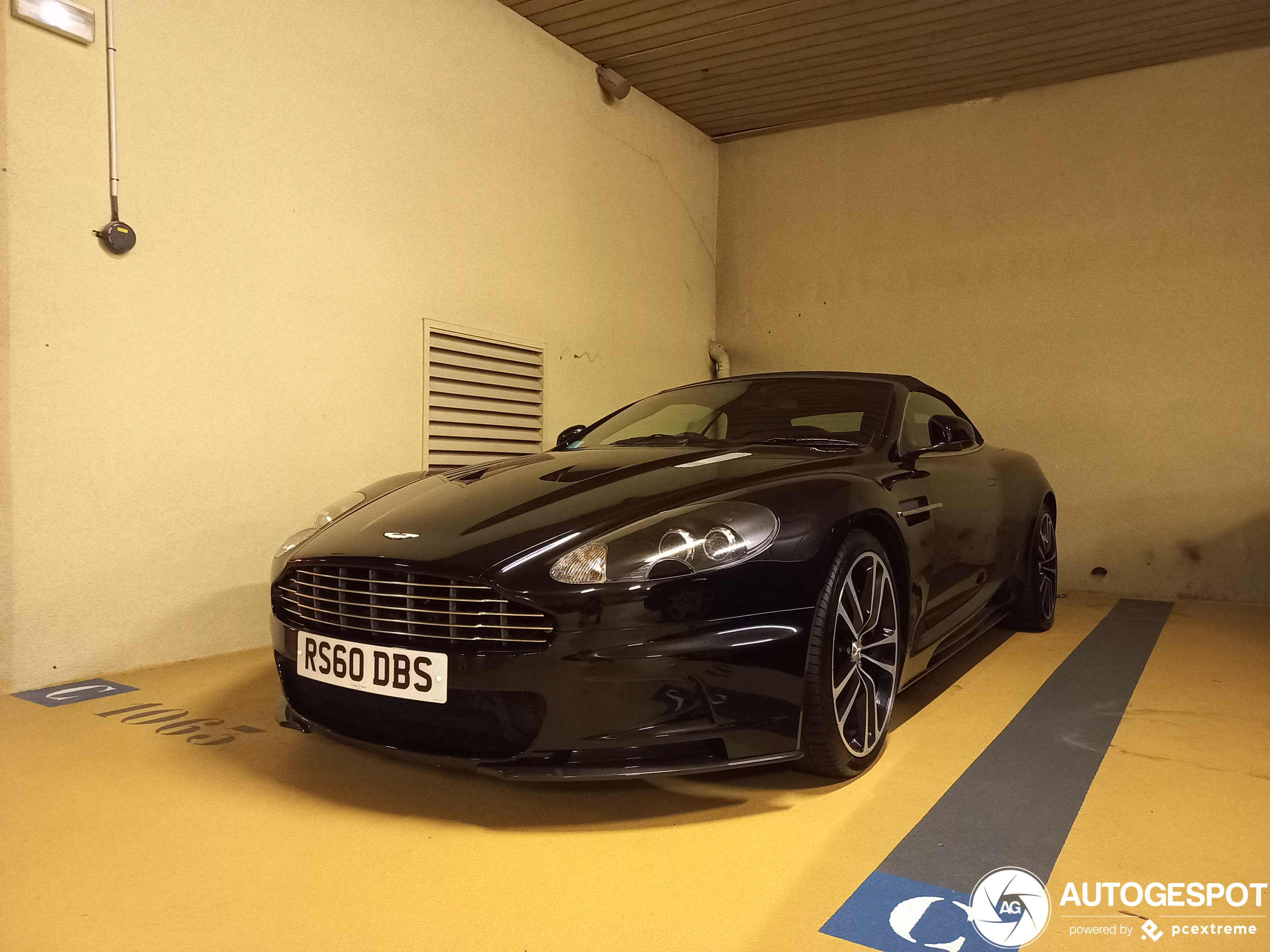 Aston Martin DBS Volante