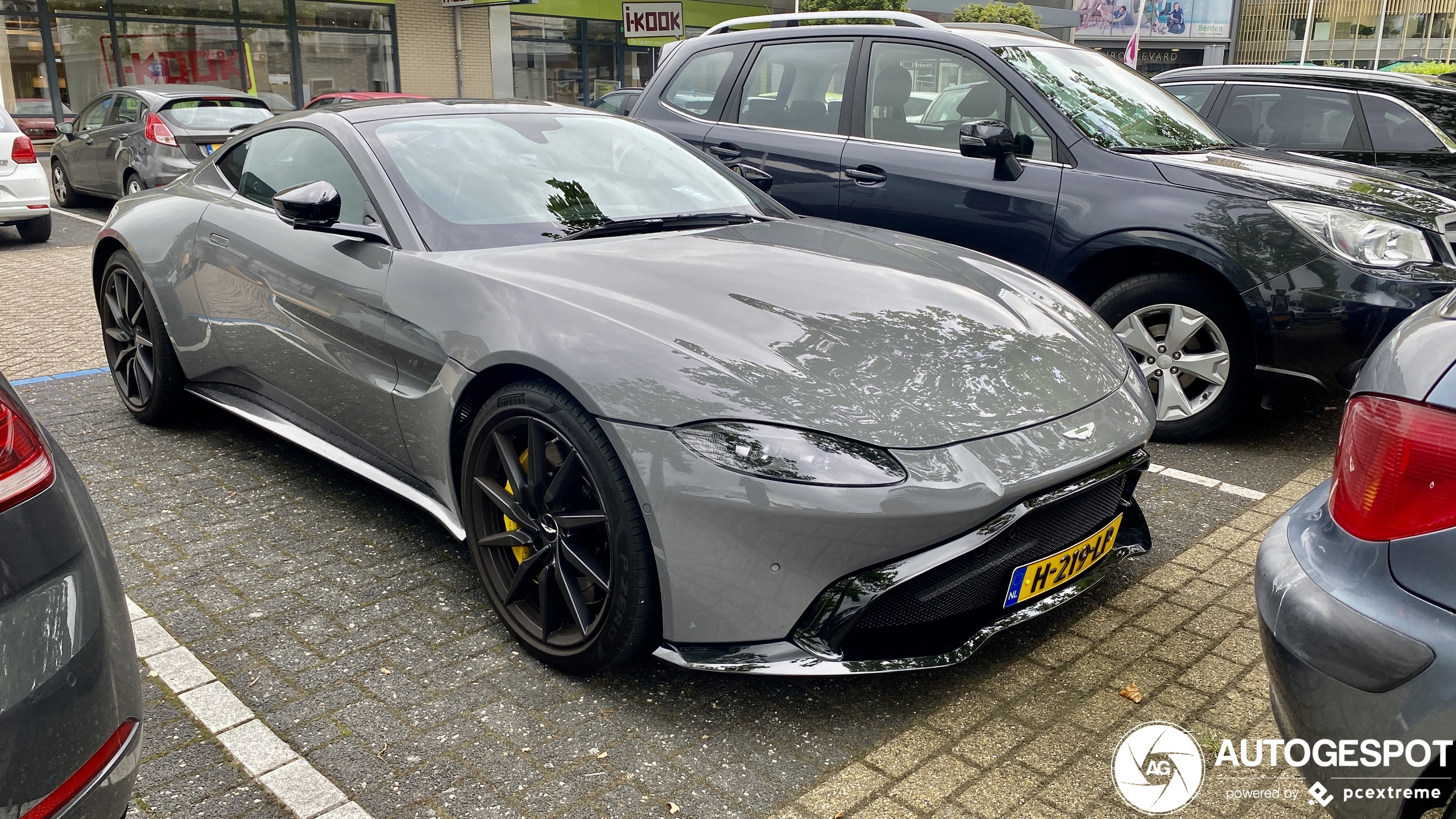 Aston Martin V8 Vantage 2018