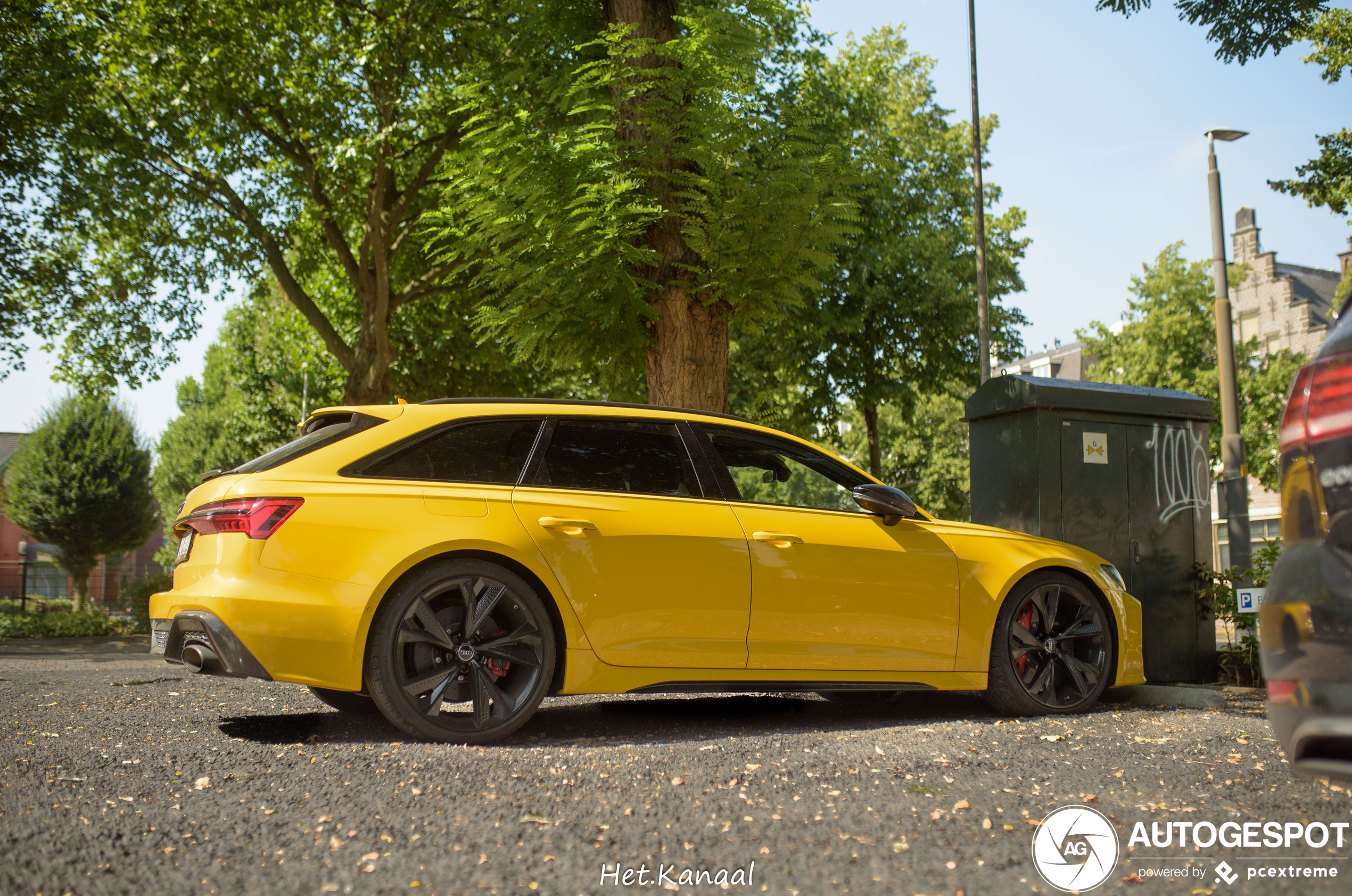 Gele Audi RS6 zorgt voor een goede nazomer