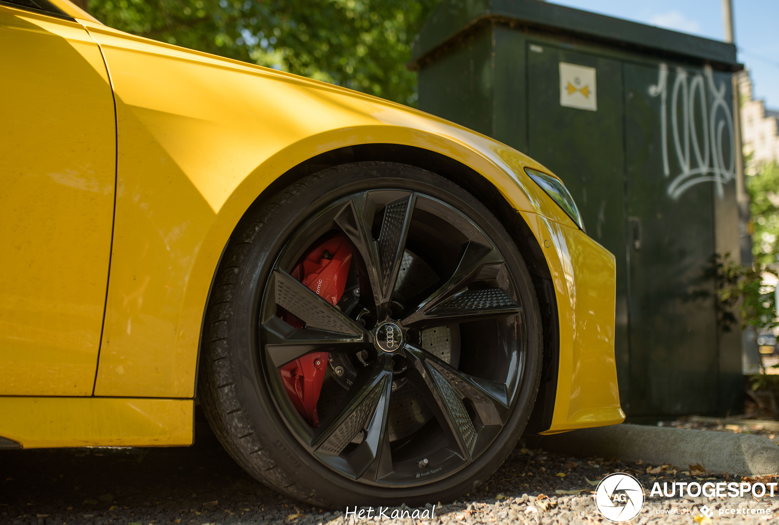 Gele Audi RS6 zorgt voor een goede nazomer