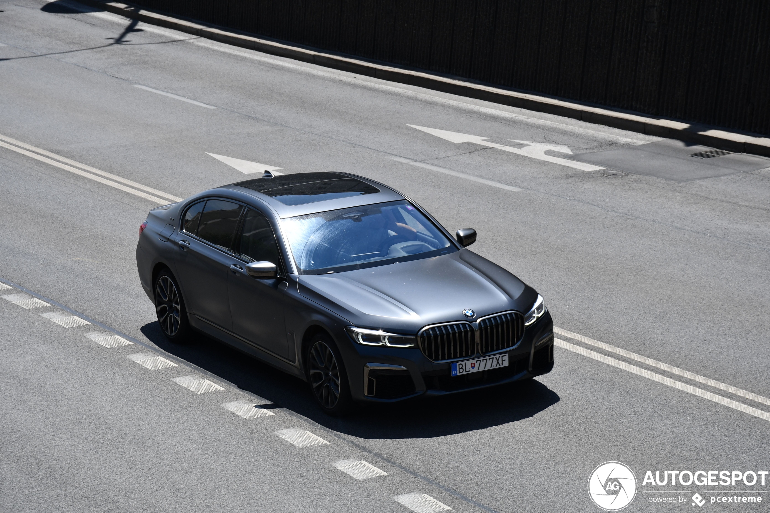 BMW M760Li xDrive 2019