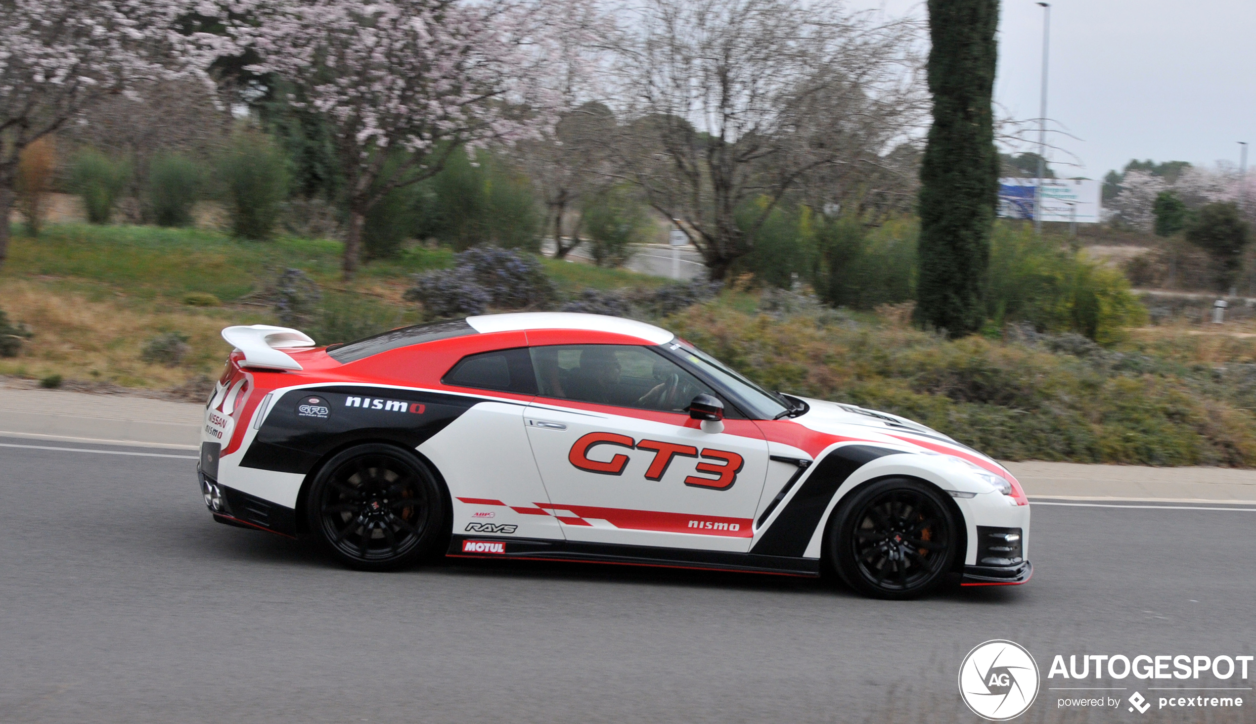 Nissan GT-R 2015