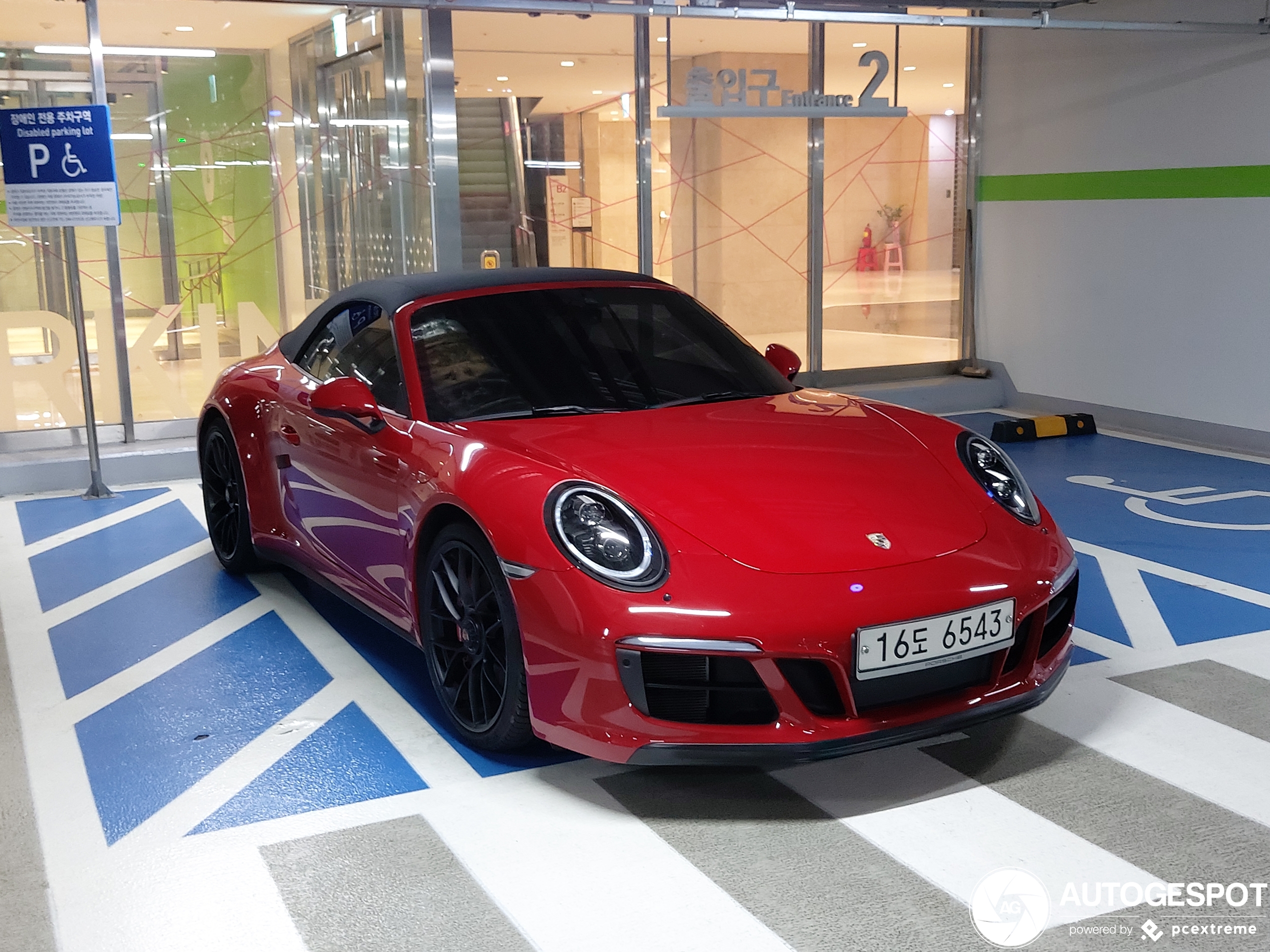 Porsche 991 Carrera 4 GTS Cabriolet MkII