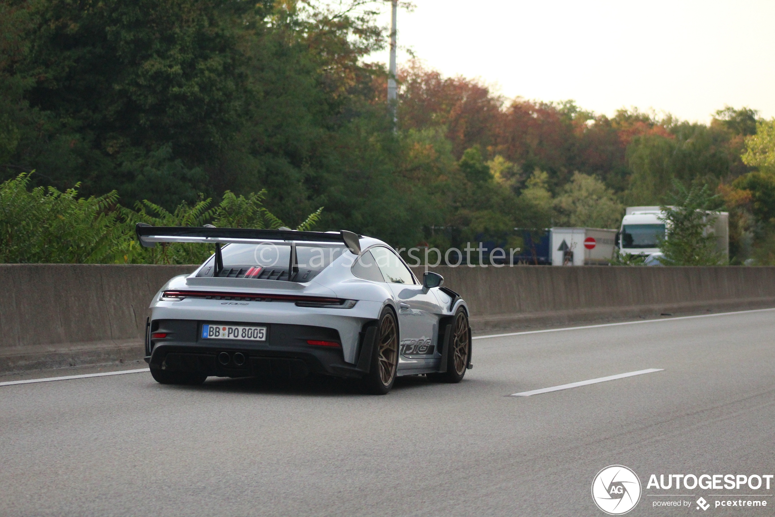 This is what the Porsche 992 GT3 RS looks like on the highway
