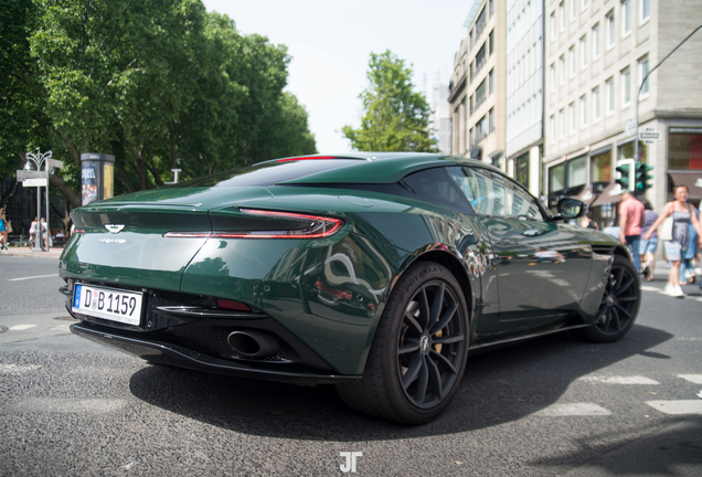 Aston Martin DB11