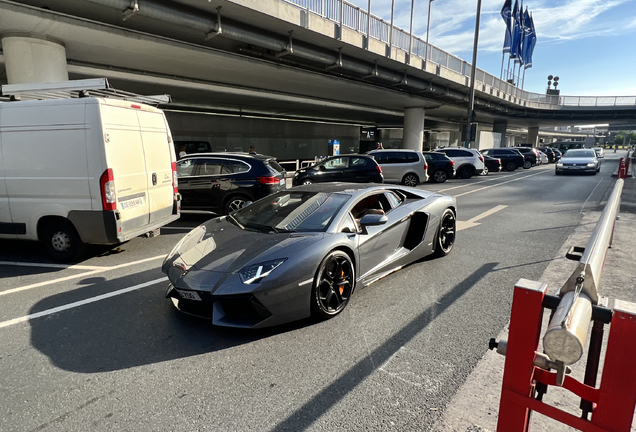 Lamborghini Aventador LP700-4