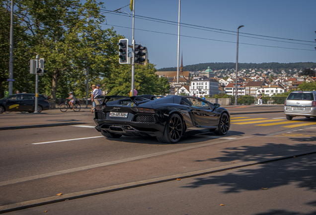 Lamborghini Aventador LP700-4 Roadster