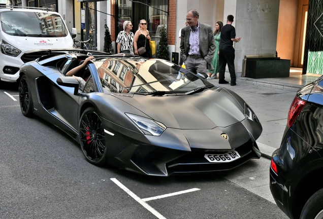 Lamborghini Aventador LP750-4 SuperVeloce Roadster