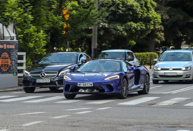 McLaren GT