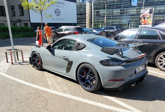 Porsche 718 Cayman GT4 RS Weissach Package