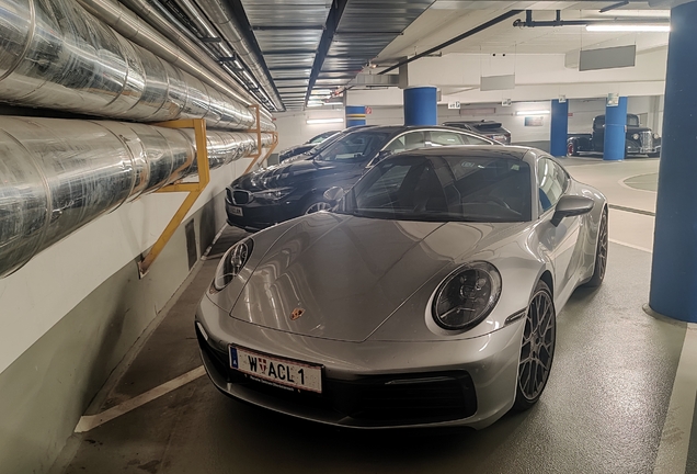 Porsche 992 Carrera 4S