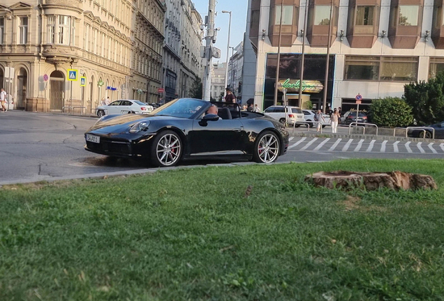 Porsche 992 Carrera 4S Cabriolet