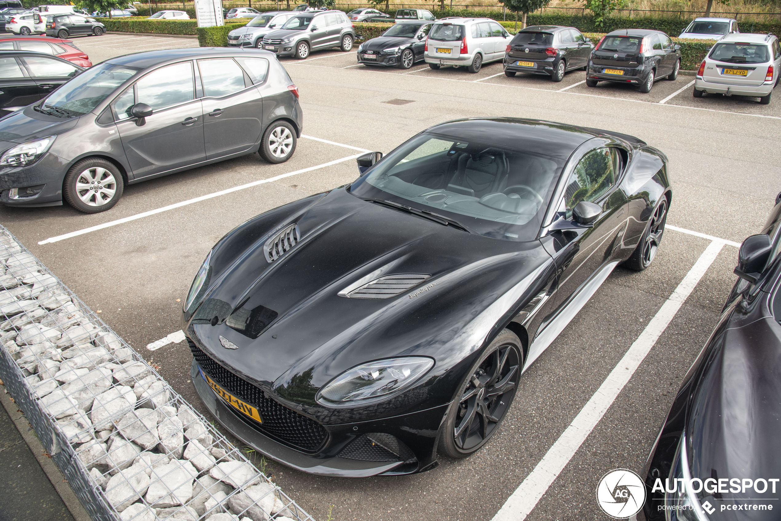 Aston Martin DBS Superleggera