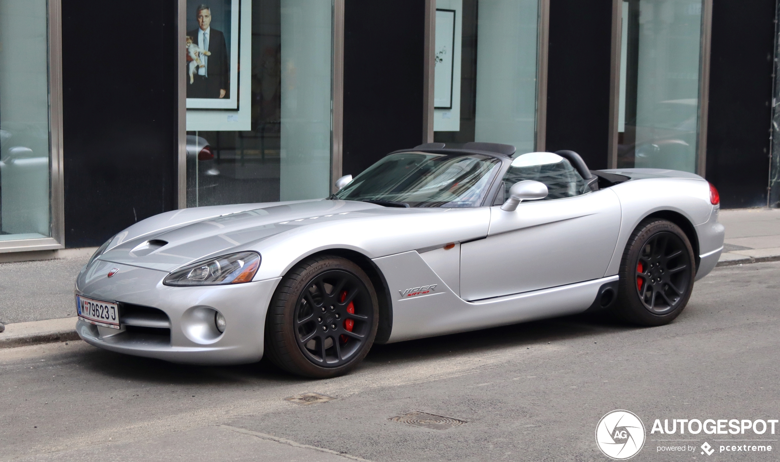 VIPER タペストリー Tarmac Works 1:64 Dodge Viper ACR Extreme Commemorative