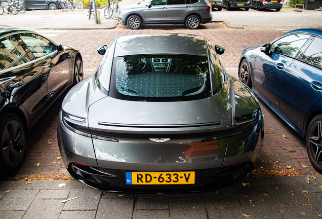 Aston Martin DB11